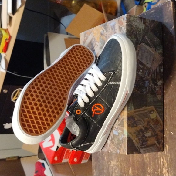 NWT vans skate Sid VCU. SCI-FI Fantasy 90s digital tech. Size 9 - Picture 1 of 9